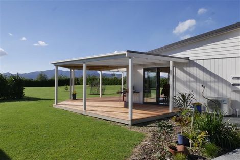 Photo of property in 67 Pyle Road West, One Tree Point, 0118