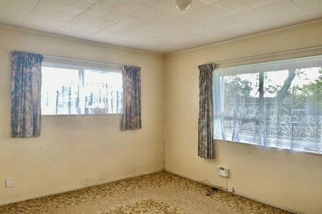 Photo of property in 1 Ballial Place, West Harbour, Auckland, 0618