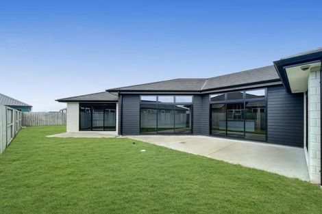 Photo of property in 16 Helen June Avenue, Flagstaff, Hamilton, 3210