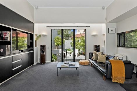 Photo of property in 8 Harrods Court, Ilam, Christchurch, 8053