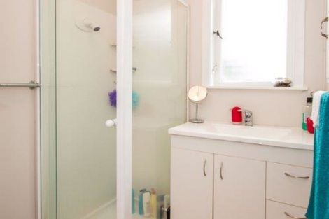 Photo of property in 15 Surrey Street, Manurewa, Auckland, 2102