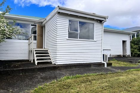 Photo of property in 93 Henderson Valley Road, Henderson, Auckland, 0612
