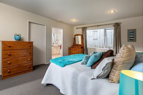 Photo of property in 39 Northbrook Close, Greenhithe, Auckland, 0632