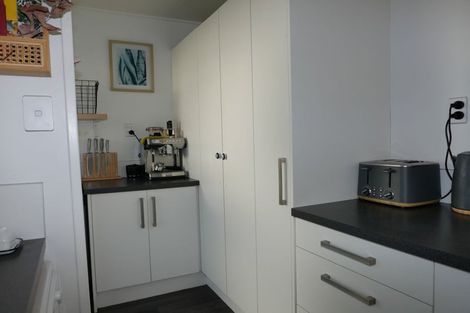 Photo of property in 6 Rodney Grove, Paraparaumu, 5032