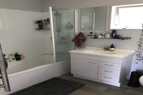 Photo of property in 29a Kenmure Avenue, Forrest Hill, Auckland, 0620