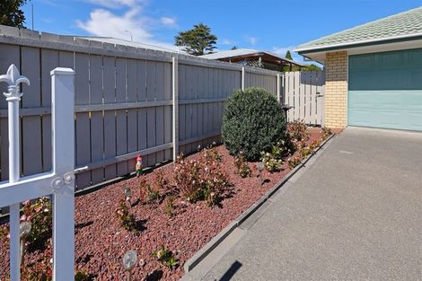Photo of property in 1 Poinsettia Place, Henderson, Auckland, 0610