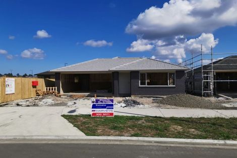 Photo of property in 8 Ropere Street, Kumeu, 0810