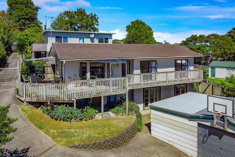 Photo of property in 49a Brian Crescent, Stanmore Bay, Whangaparaoa, 0932