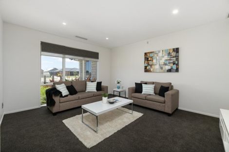 Photo of property in 1 Livingstone Drive, Papamoa Beach, Papamoa, 3118