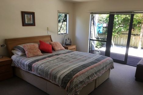 Photo of property in 37a Parr Terrace, Castor Bay, Auckland, 0620