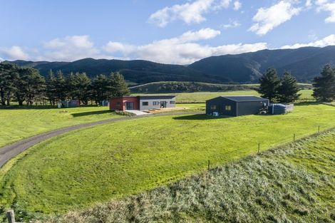 Photo of property in 370 Western Lake Road, Western Lake, Featherston, 5773