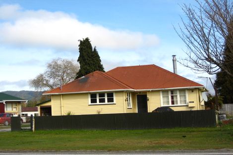 Photo of property in 90 Buller Road, Reefton, 7830