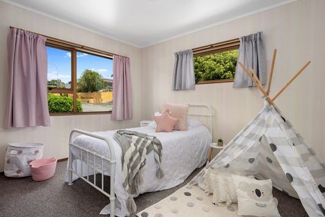 Photo of property in 15 Lorna Place, Brookfield, Tauranga, 3110