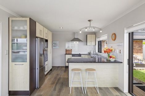 Photo of property in 16 Ludlow Place, Pukekohe, 2120