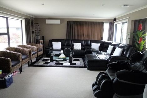 Photo of property in 20 Medallion Court, Kelvin Grove, Palmerston North, 4414