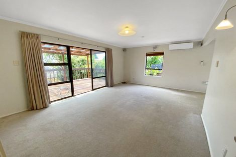 Photo of property in 2/41 Rangatira Road, Beach Haven, Auckland, 0626