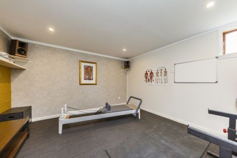 Photo of property in 357 Turitea Road, Turitea, Palmerston North, 4472