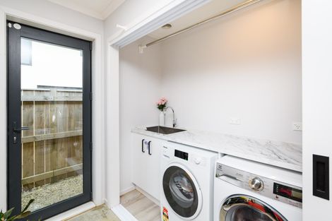 Photo of property in 55 Vaucluse Heights, Fitzherbert, Palmerston North, 4410