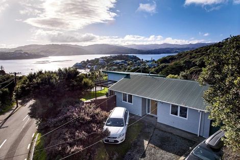 Photo of property in 1 Kahu Road, Paremata, Porirua, 5024