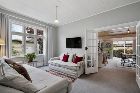 Photo of property in 89 Bridge Street, Bulls, 4818