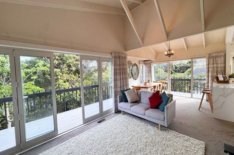 Photo of property in 8 Langstone Place, Chatswood, Auckland, 0626