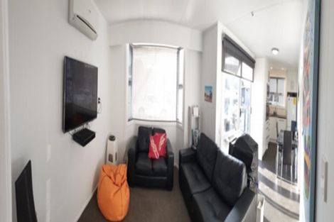 Photo of property in 114 Sixth Avenue, Urenui, 4377