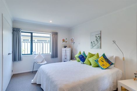 Photo of property in 11 Portland Place, Poraiti, Napier, 4112