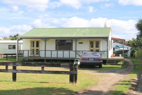 Photo of property in 205 The Square, Whangamata, 3620
