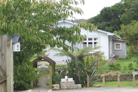 Photo of property in 12 Lyndhurst Road, Tawa, Wellington, 5028