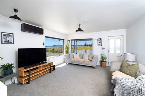 Photo of property in 2/64 The Esplanade, Westshore, Napier, 4110