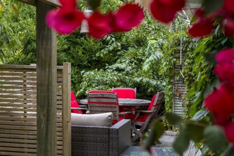 Photo of property in 256 Te Moana Road, Waikanae, 5036