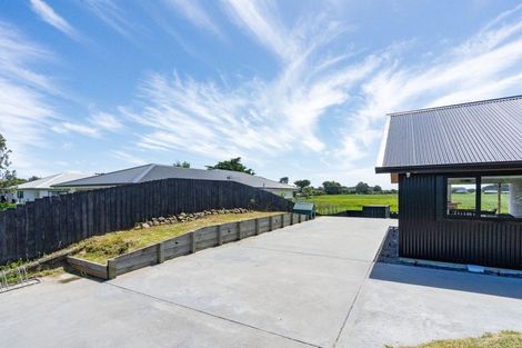 Photo of property in 7 Sand Dune Grove, Waikawa Beach, Manakau, 5573