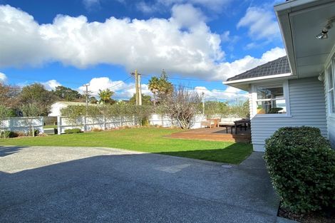 Photo of property in 41 Farquhar Road, Glendene, Auckland, 0602