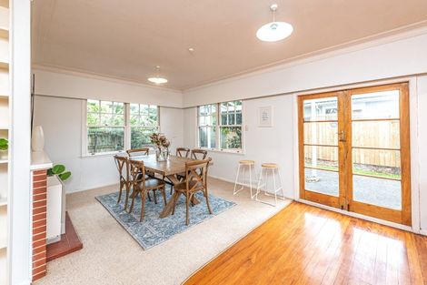 Photo of property in 11 Saint Leonard Street, Saint Johns Hill, Whanganui, 4501