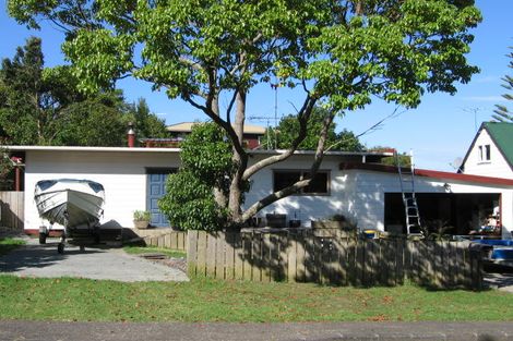 Photo of property in 12 Flavia Close, Torbay, Auckland, 0630