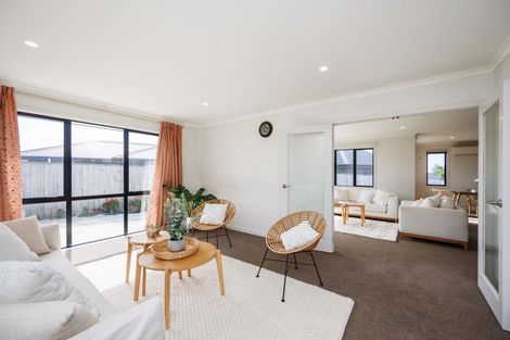 Photo of property in 12 Gibraltar Way, Fitzherbert, Palmerston North, 4410