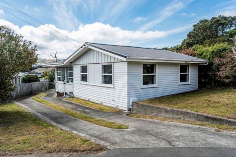 Photo of property in 18 Beazley Avenue, Paparangi, Wellington, 6037