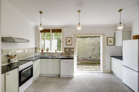 Photo of property in 2 Cameron Road, Bluff Hill, Napier, 4110