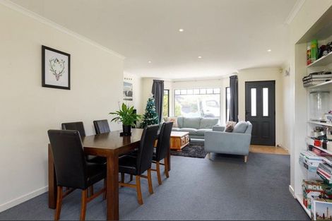 Photo of property in 12a Landsdowne Terrace, Karori, Wellington, 6012