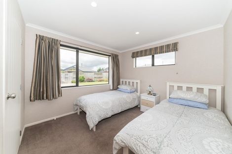 Photo of property in 10a Pegasus Place, Kelvin Grove, Palmerston North, 4414