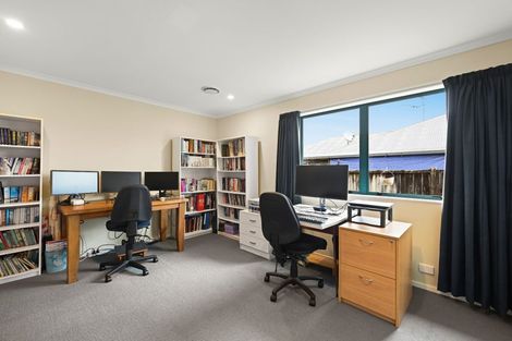 Photo of property in 74 Ayrshire Drive, Grandview Heights, Hamilton, 3200