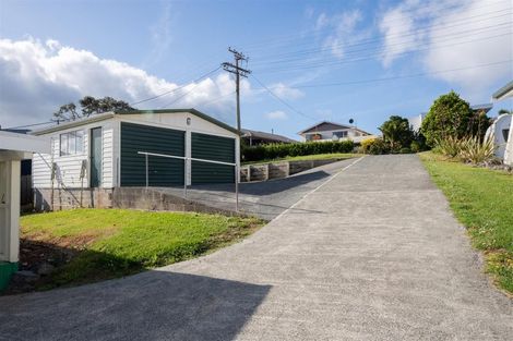 Photo of property in 28 Barrier View Road, Leigh, 0985