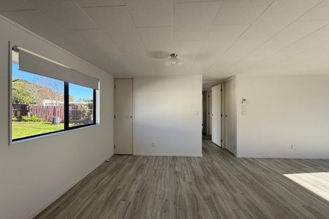 Photo of property in 2 Seaway Road, Clarks Beach, 2122