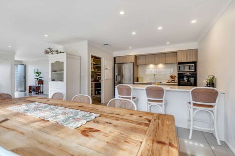 Photo of property in 2 Raiha Street, Papamoa Beach, Papamoa, 3118