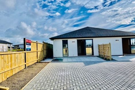 Photo of property in 22 Rorotu Avenue, Karaka, Papakura, 2113