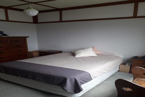 Photo of property in 11 Lancewood Grove, Ranui, Porirua, 5024