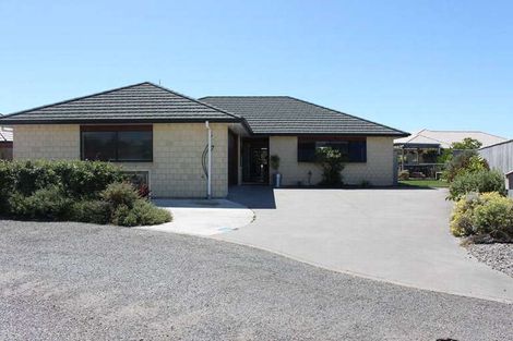 Photo of property in 1 William Noel Place, Waikanae Beach, Waikanae, 5036