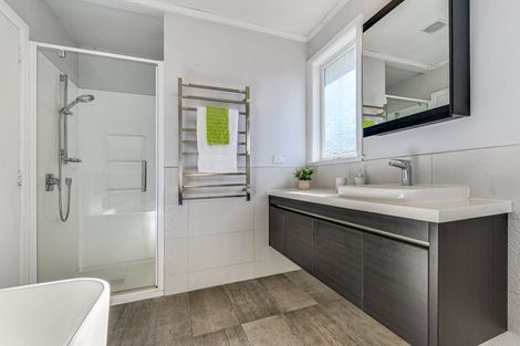 Photo of property in 49 English Street, St Andrews, Hamilton, 3200