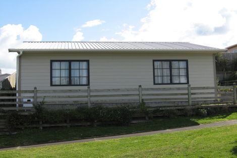Photo of property in 49 Rangiora Street, Castlecliff, Whanganui, 4501
