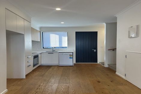 Photo of property in 60 Waipuhinui Way, Wiri, Auckland, 2104